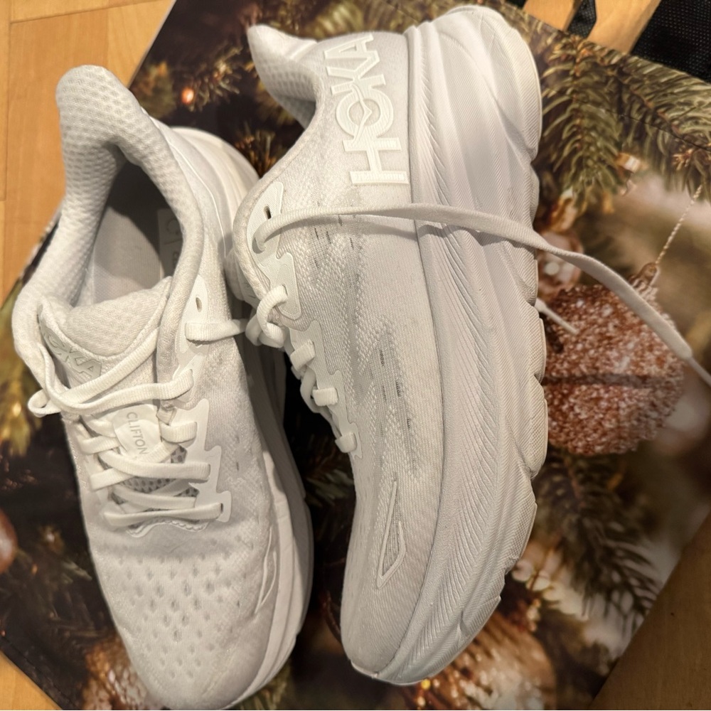 Hoka Clifton 9